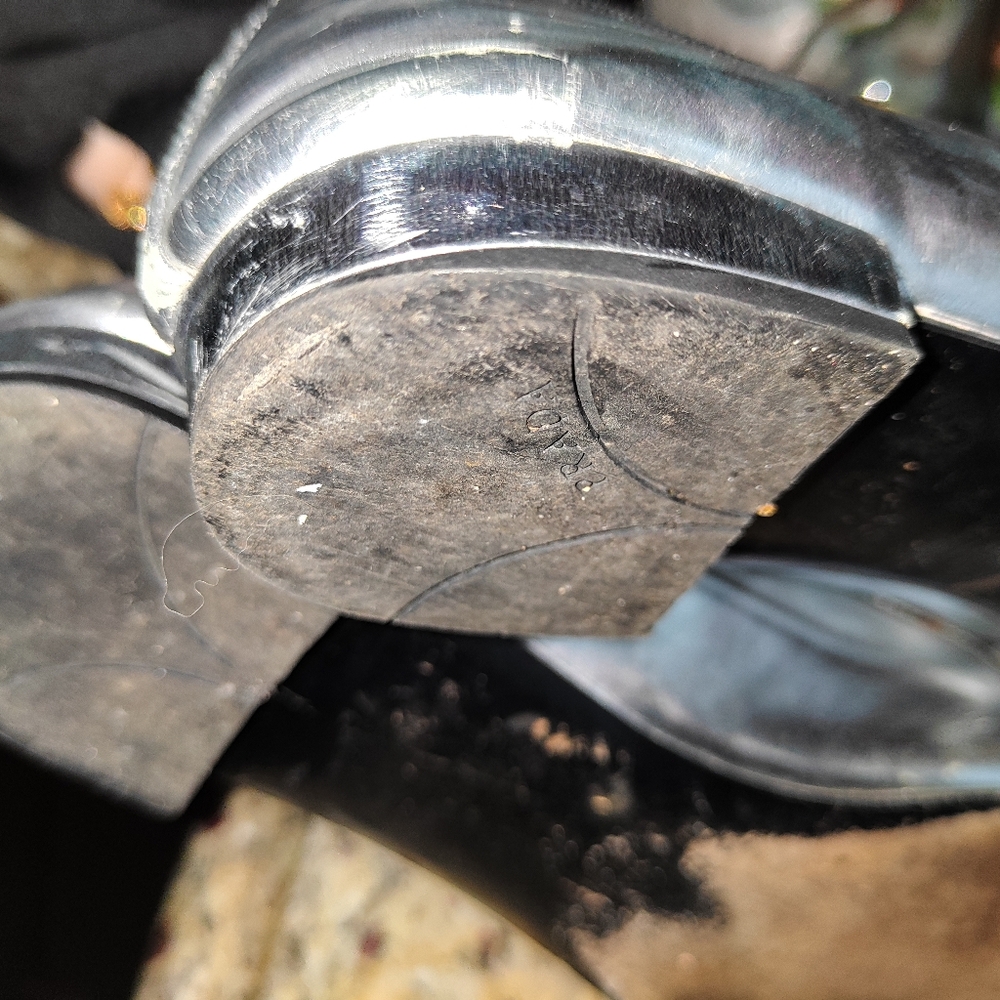 Prada Black Patent Leather Ballet Flats with Silver Bow - Picture 5 of 9